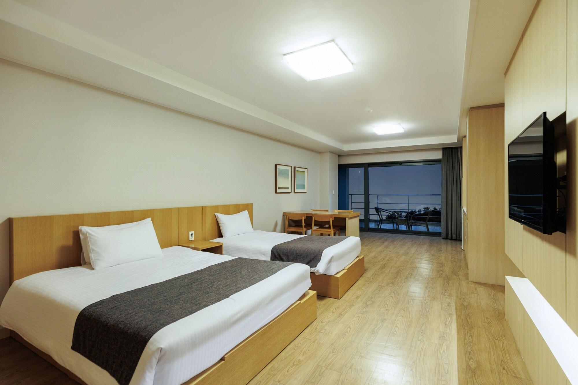 Luceville Seogwipo Exterior photo
